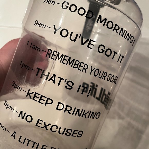 1 Gallon Water Bottle with Time Markers and Motivational Messages (w/a)‎ - Picture 4 of 12